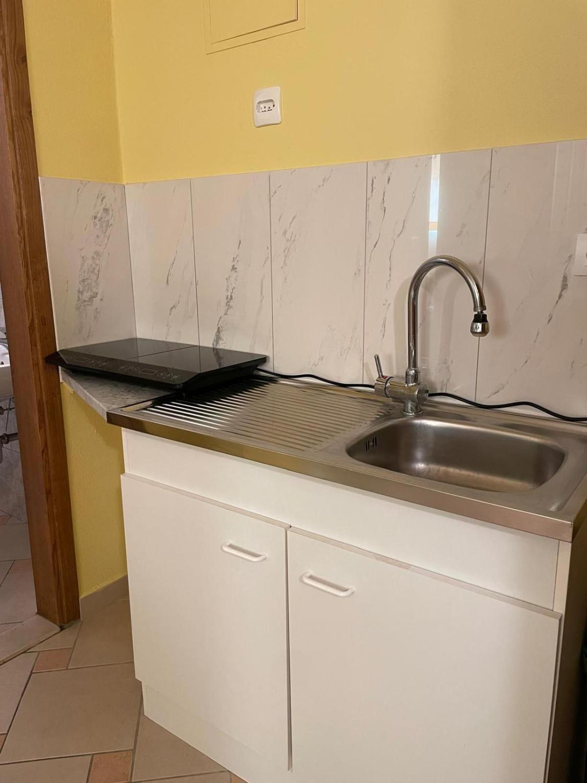 Apartaments Remi Starigrad Paklenica Esterno foto